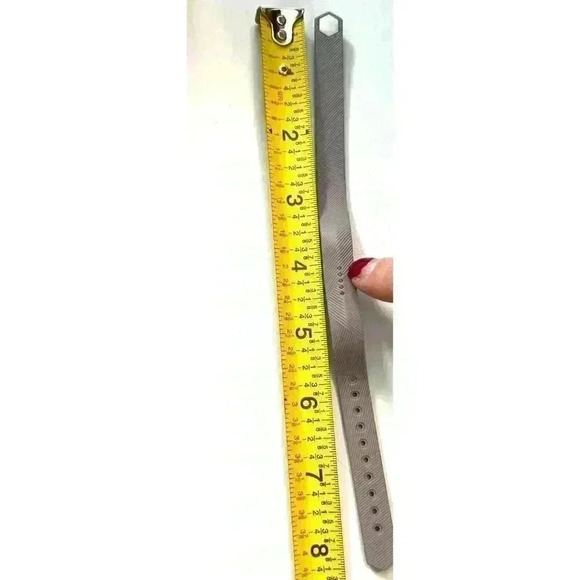 Fitbit Flex 2 Adjustable Purple/ Lilac Bracelet - Picture 5 of 5